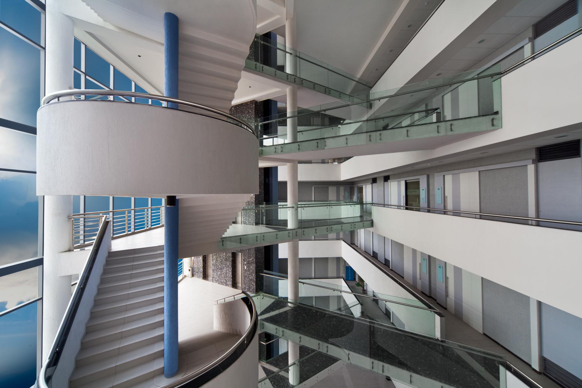 Commercial Spaces linked by a detached circulation core