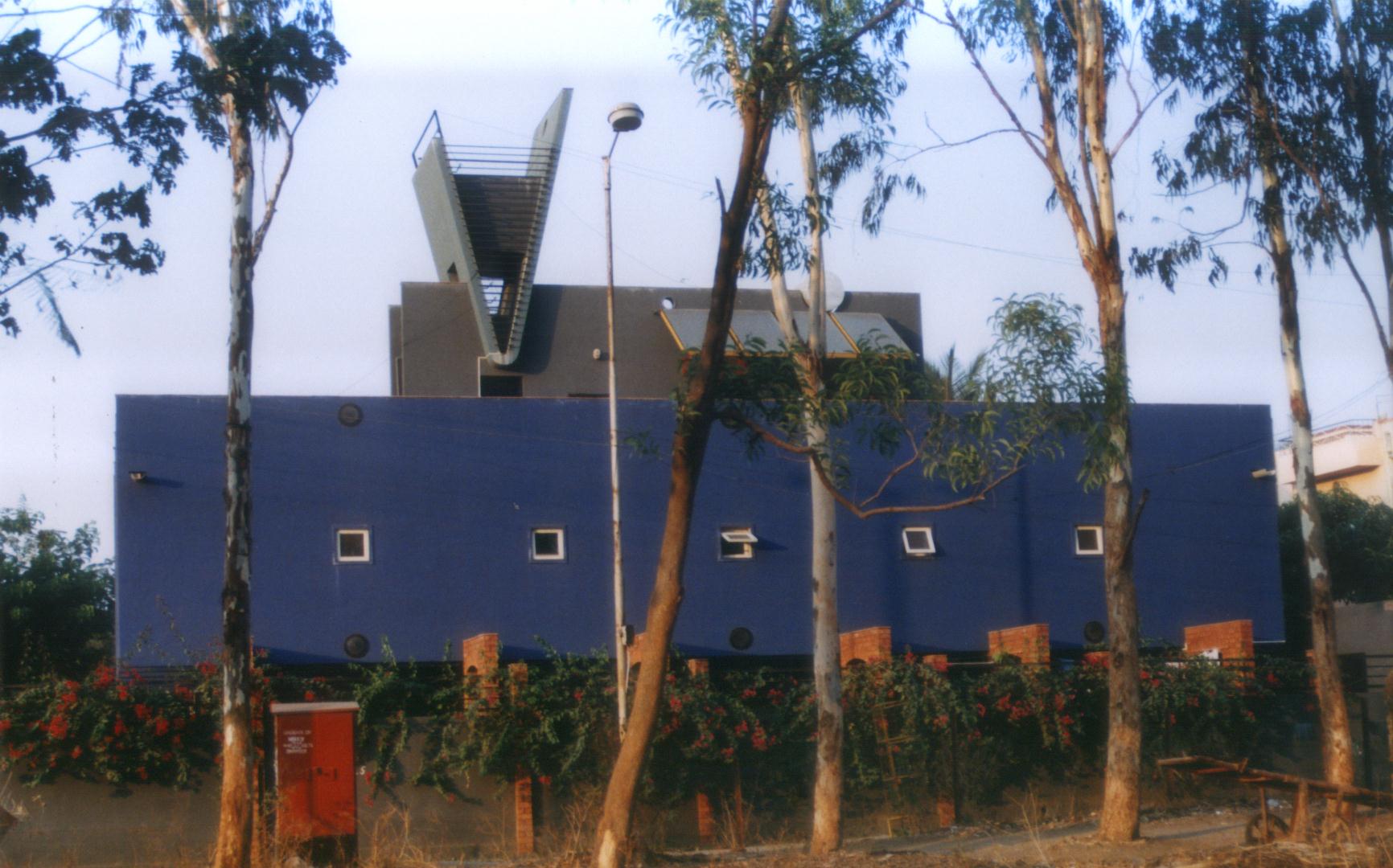 South View: a ‘V’ shaped water tank rises towards the sky like a bird ready for flight
