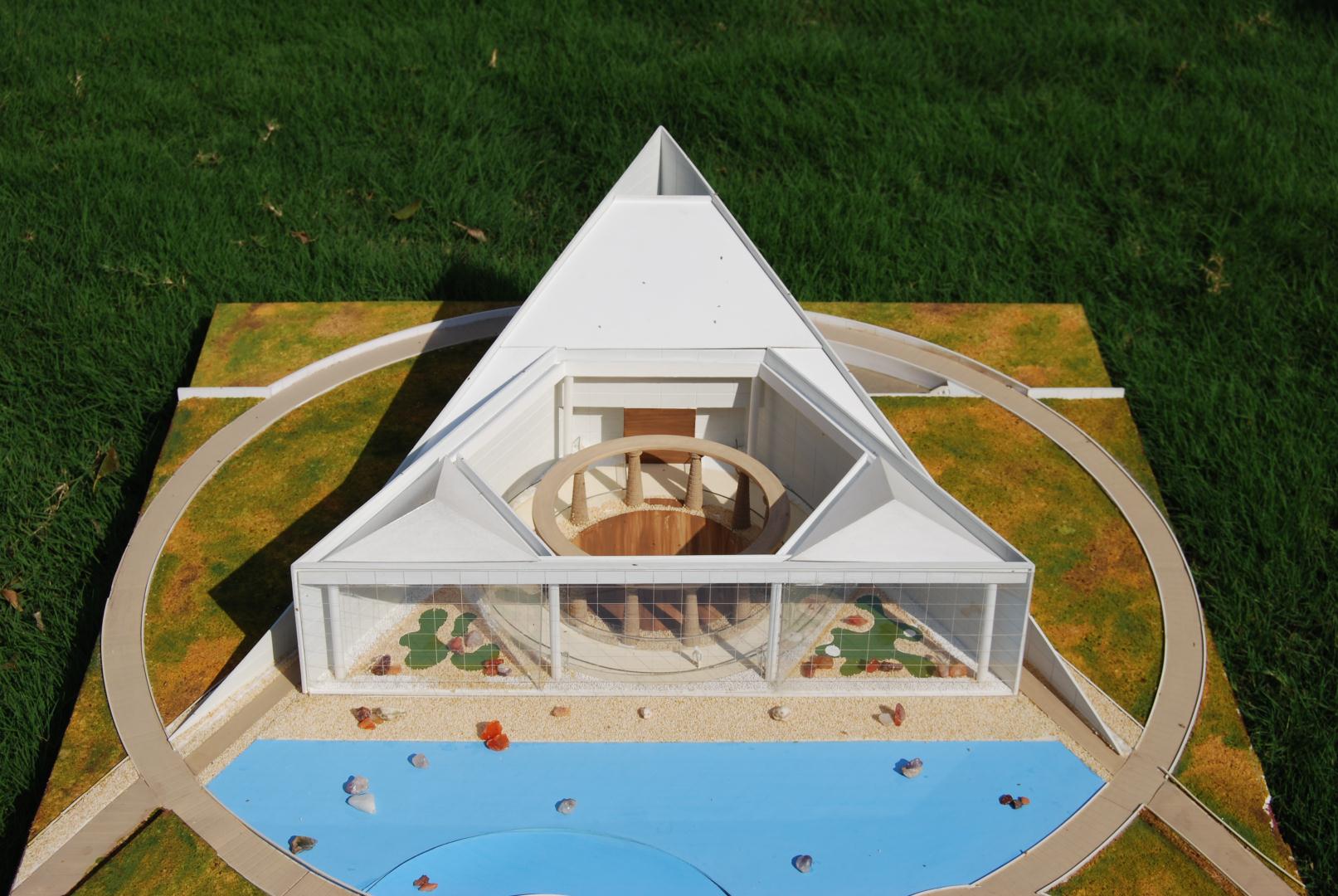 3D model: showing existing columns in the sanctum