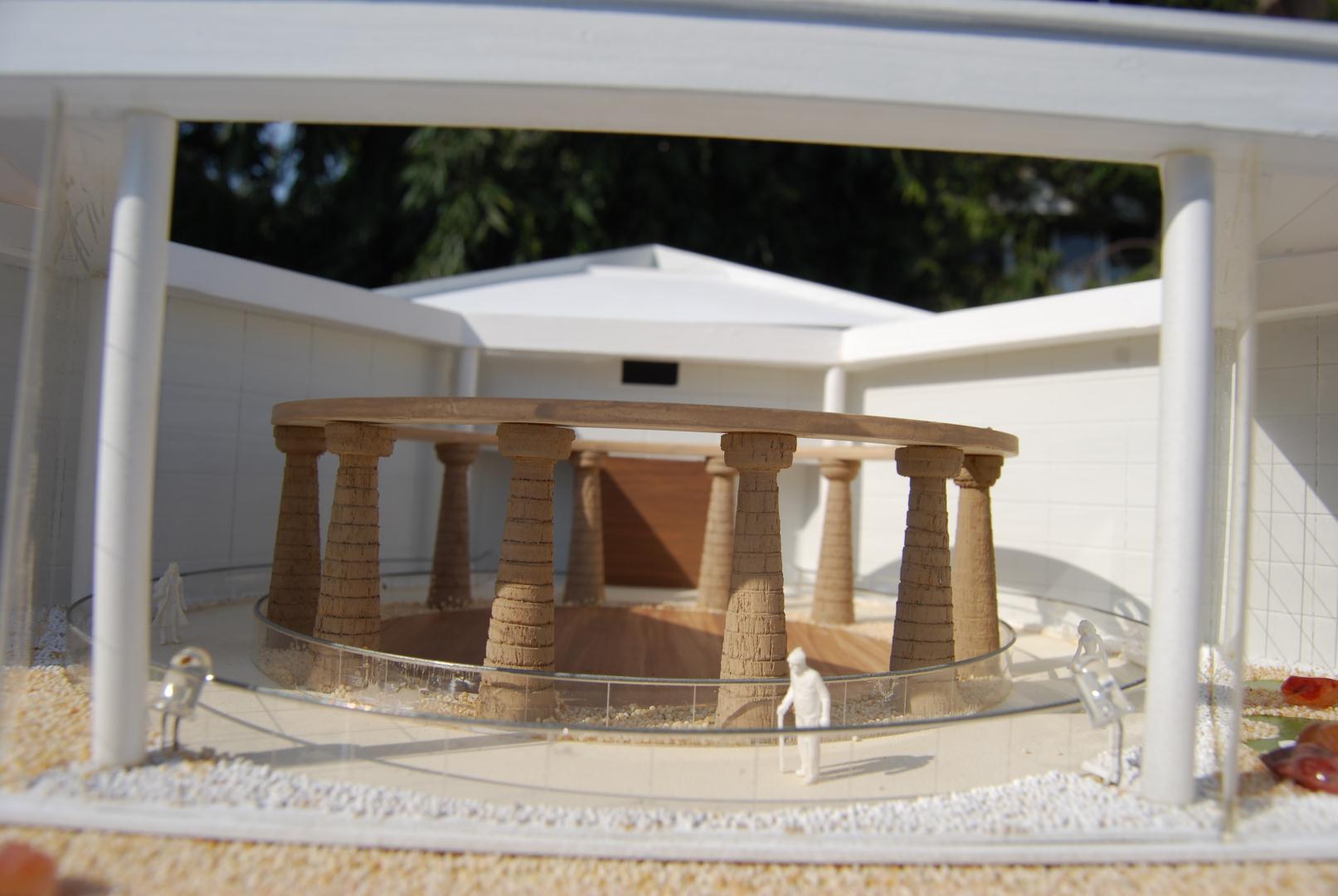 Sanctum: close up