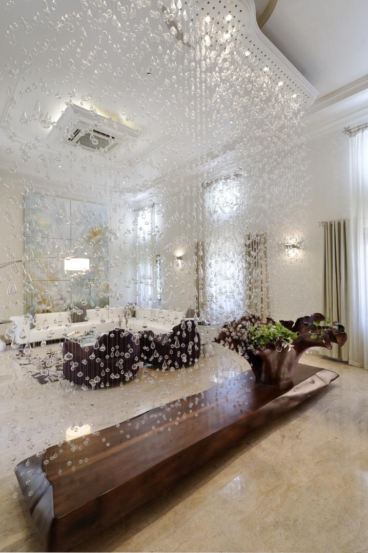 Custom teardrop partition