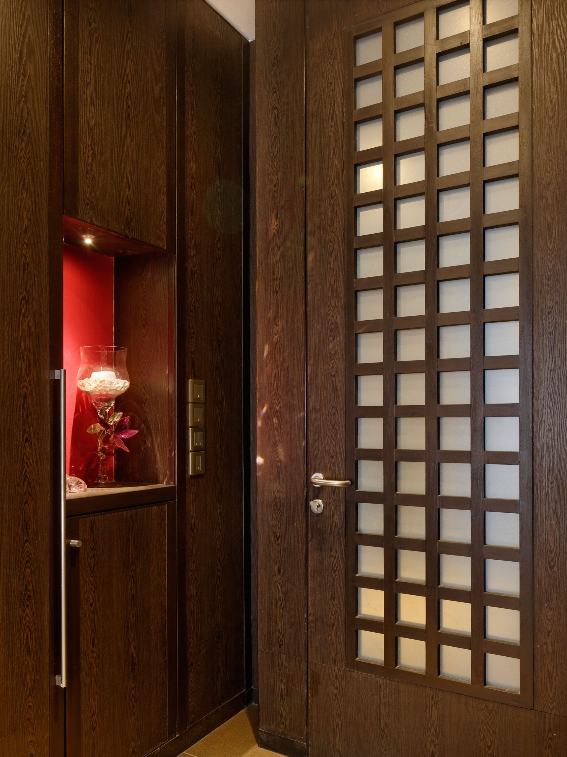 Functional elements integrated into doors and storage units