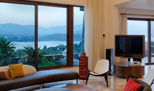 Interior Layouts celebrate and orient toward scenic surrounding views